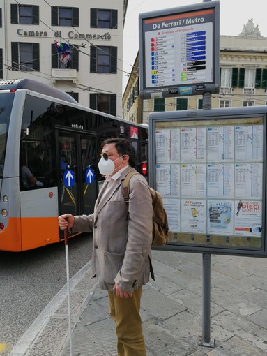 Covid e trasporto pubblico: nuove disposizioni Amt per agevolare i non vedenti e gli ipovedenti