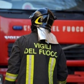 Principio d'incendio in una pizzeria della Foce