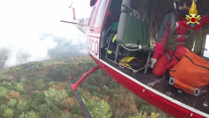 Doppio intervento di vigili del fuoco con l'elicotterio