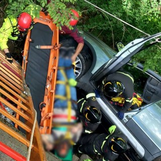 Valbrevenna, anziano perde il controllo all’auto e finisce fuori strada