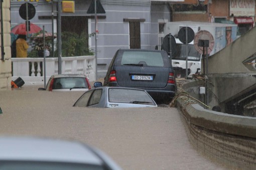 Varazze: maltempo, allagamenti e smottamenti in città (foto)