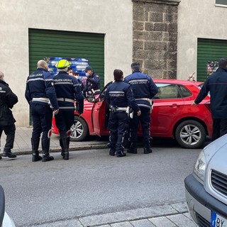 Panico in via Buranello a Genova: la Polizia locale risolve riportando la situazione alla normalità