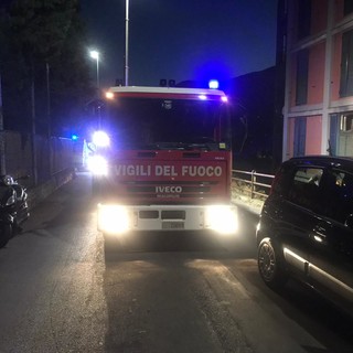 Via Tofane, incendio in appartamento: strada chiusa per intervento dei vigili del fuoco