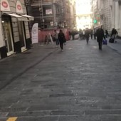 Artisti di strada, il video ironico di Aldo De Scalzi in via San Lorenzo: &quot;Chissà dove li hanno messi&quot;