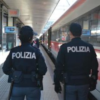 Capotreno accoltellato a Genova, il 21enne arrestato: &quot;Mi ha colpito con manganello&quot;