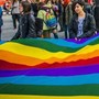 Coppia gay aggredita a Milano, pugni e insulti: &quot;Siete contro natura&quot;