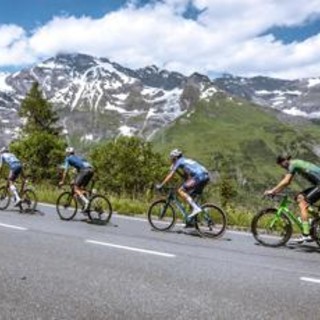 Tragedia al Giro d'Austria, muore il norvegese Drege dopo caduta