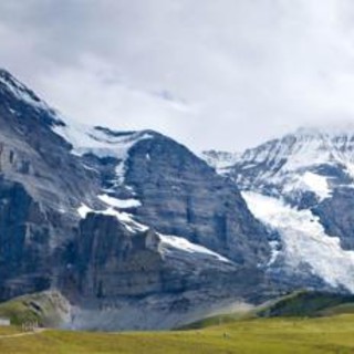 Valanga sulle Alpi svizzere, morti 2 scialpinisti lombardi