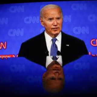 Biden resiste ma dem sotto shock: come e chi potrebbe sostituire il presidente