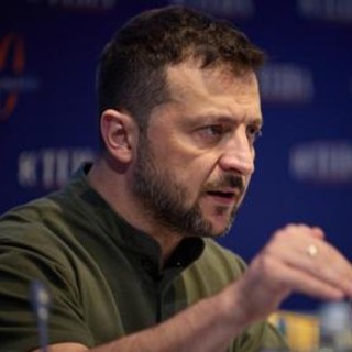 Ucraina, appello di Zelensky anche a Italia: &quot;Dateci armi per colpire Russia&quot;