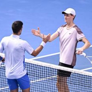 Sinner, sfida a Djokovic nella semifinale del Six Kings Slam: orario e dove vederla in tv