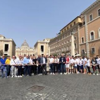 Mostra a cielo aperto in via della Conciliazione per l’infiorata delle Pro Loco