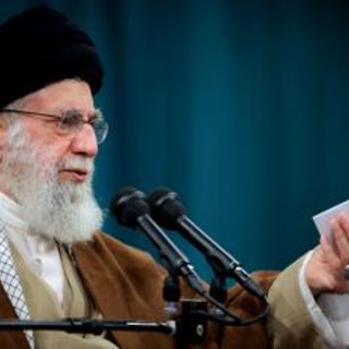 Iran, al Papa targa con riflessioni di Khamenei su Gesù