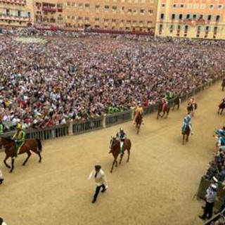 Palio di Siena, oggi secondo tentativo: ieri corsa annullata per pioggia