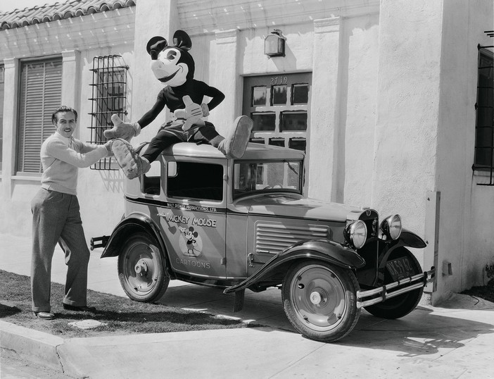 &quot;E' molto divertente fare l'impossibile&quot;: 56 anni fa ci lasciava Walt Disney