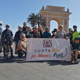 Torna &quot;a casa&quot; la Zonta Ride: fa tappa a Finale Ligure la pedalata solidale in bici per le bambine del Madagascar (FOTO e VIDEO)